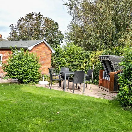 Skriiwers Hueues Holiday home Alkersum